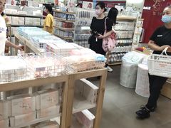 -名创优品(机场路百信广场店)