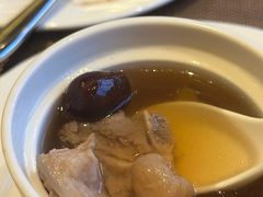 -大中华希尔顿酒店-念自助餐·嗨啤·小龙虾