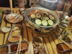 -叽叽扎扎烤肉场(生态城万达店)