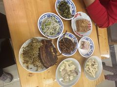 走油肉菜饭-谈灵农家柴爿菜饭