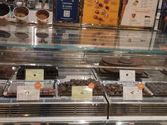 -VENCHI 闻绮(上海佛罗伦萨小镇店)