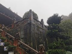 -峨眉山报国寺