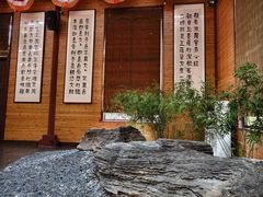 -龙华寺