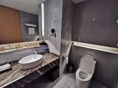 -上海虹桥西郊假日酒店