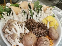 -野山舂·贵州现舂酸汤牛肉(民生路店)