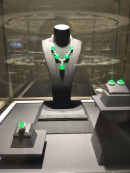 -北京七彩云南翡翠珠宝旗舰店(月坛店)