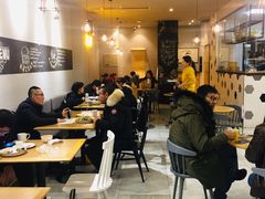 大堂-HELLO 27 意面·沙拉·帕尼尼