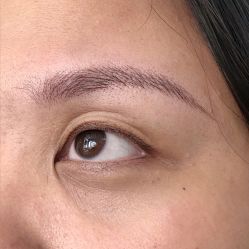 -一个差评成就的纹眉店