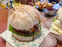 超厚芝士牛肉汉堡-魏斯理汉堡(西安沣东吾悦店)