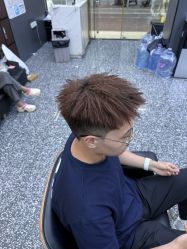 -藤野造型专业烫染接发