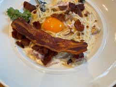 -Chom Cafe and Restaurant