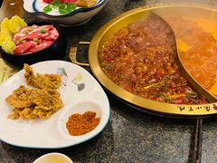 -小天鹅火锅·一线江景洪鼎旗舰店(洪崖洞店)