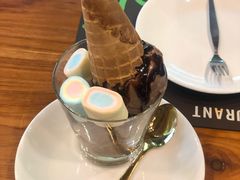 -Chom Cafe and Restaurant