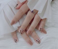 -七彩虹美甲美睫 半永久
