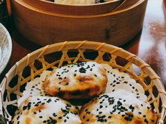 土猪肉老面小笼包-坊门老街(宜山路店)