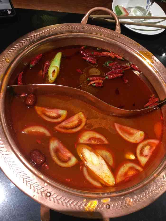 大蜀王朝特色火锅-"第一次去店里试吃点了个锅微辣的,锅端上来.