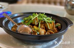 Braised Chicken with Baby Abalone