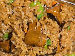 牛肝菌炒饭-老滇山寨•云南特色菜•地方菜•民族风情歌舞表演(金碧店)