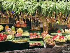 -雍容荟帝王蟹活龙虾展台自助(IFS黑金店)