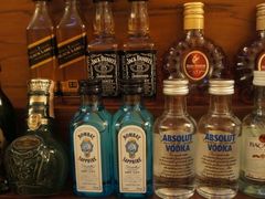 他家的MINI&nbsp;BAR有皇家礼炮-王府半岛酒店