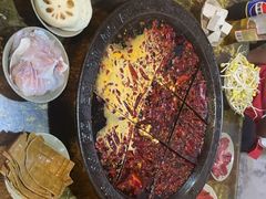 -渝嘴小老弟老火锅(华新村店)
