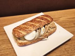 黑松露风味鸡扒可颂-星巴克(天津滨海国际机场1店)