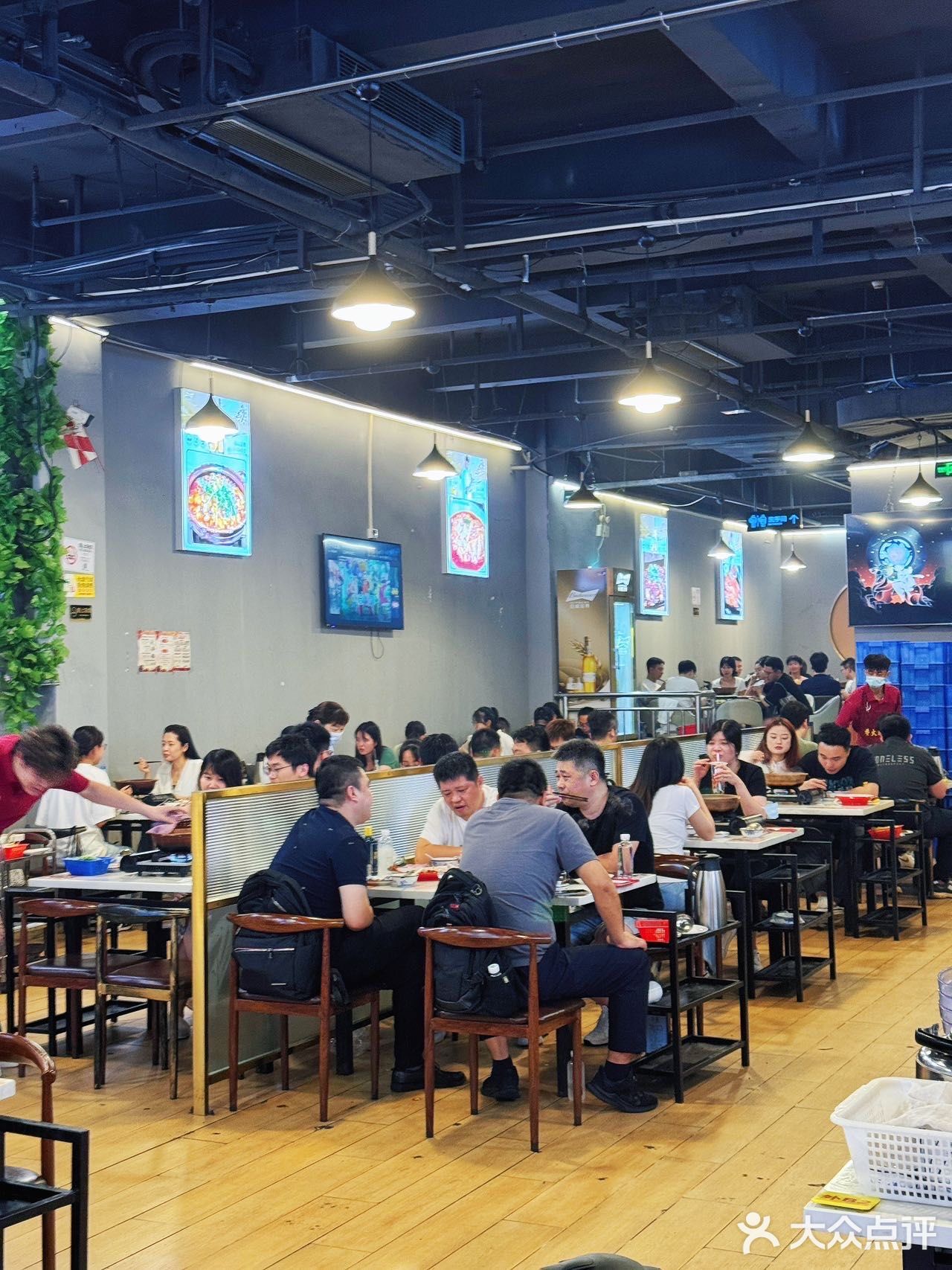 谁懂！竟然在肥肠煲里面吃到“卫生纸”