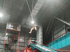 -极限PLAY运动娱乐新世界·团建派对潮玩休闲馆·室内蹦极高空游乐园