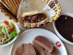 -闫家驴肉老店(华电一校店)