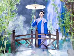 -九月鹰飞汉服摄影工作室