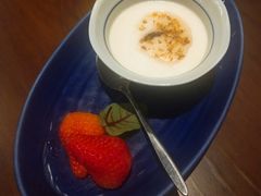 桂花蜂蜜牛奶草莓-君悦酒店·1881·北京烤鸭