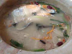 -抚仙湖生态石锅鱼野生菌(告庄店)