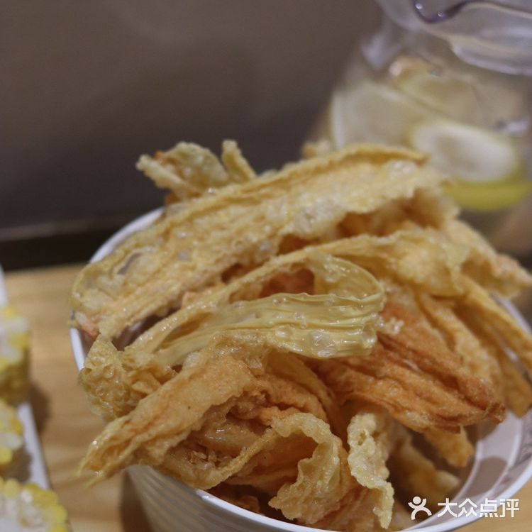 新店开业Ⅰ深圳必吃牛肉火锅，他们家的尊品雪花牛肉蛋糕太惊艳了