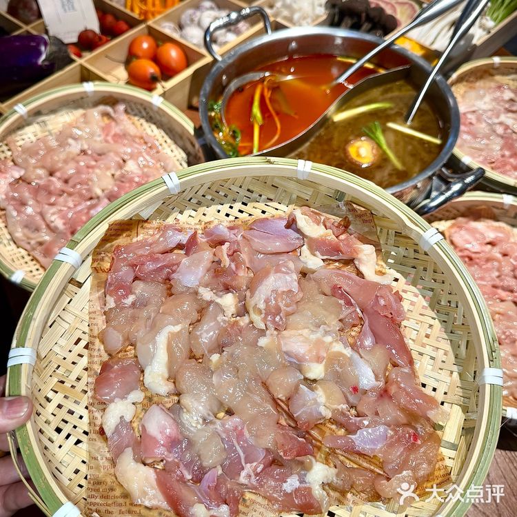 这锅菌汤鸡鲜到我连喝三碗！爱了云南风味！