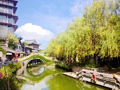 -雪山彩虹谷景区