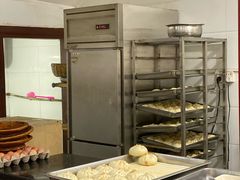 面包甜点陈列柜-清真石家包子(大皮院总店)