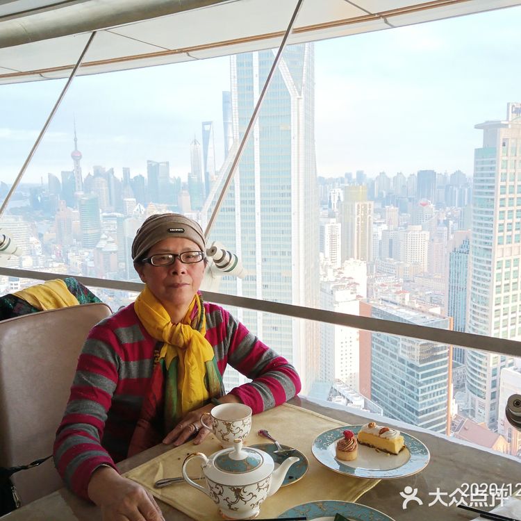 上海市南京路新世界丽笙大酒店45层旋转餐厅