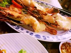-J Daeng Seafood