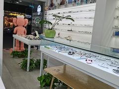 -一人多镜蔡司·依视路眼镜店(琉璃店)