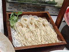 -红鼎豆捞·非遗鲍皇汤火锅(宝丰路店)