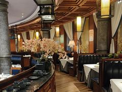 -八府香鸭·啫啫煲(华山路店)