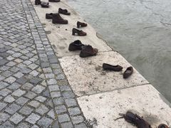 -多瑙河畔鞋履雕塑