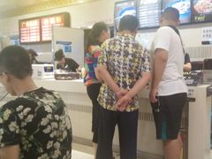 等位区-Fan!烤肉饭(王府·星mall店)