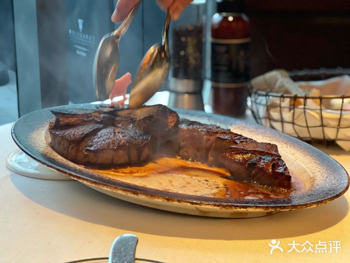 Wolfgang’s Steakhouse 沃夫冈牛排馆(上海白玉兰广场店)招牌大里脊牛排图片