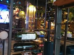 -临界音乐酒馆·小龙虾·江湖菜(华熙LIVE·鱼洞店)