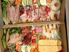 -山野的朋友露营炭火烤肉