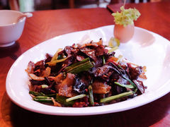 干椒牛肝菌炒猪肉-西双版纳洲际度假酒店-曼霖轩中餐厅