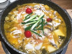 -山城外·非遗酸菜鱼(新都汇融店)