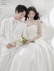 -至臻微拉婚纱摄影