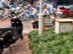 -地铁江陵路站停车场